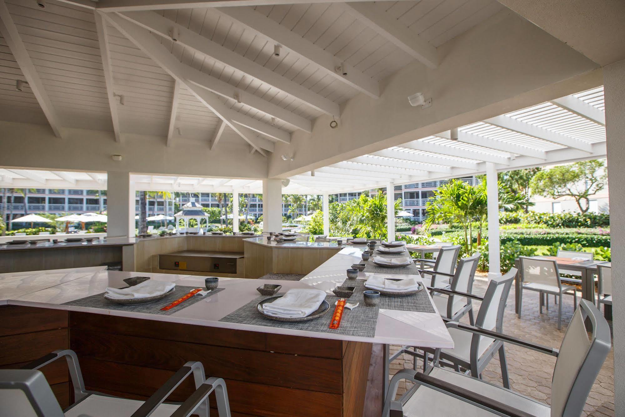 Ocean Club West Resort เกรซเบย์ ภายนอก รูปภาพ