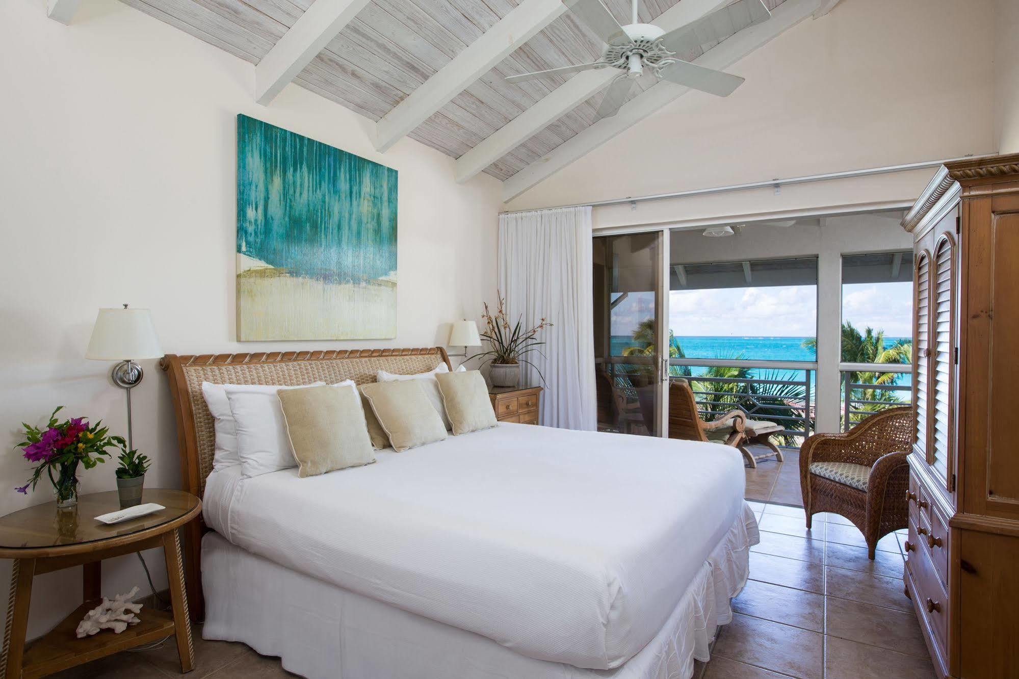 Ocean Club West Resort เกรซเบย์ ภายนอก รูปภาพ