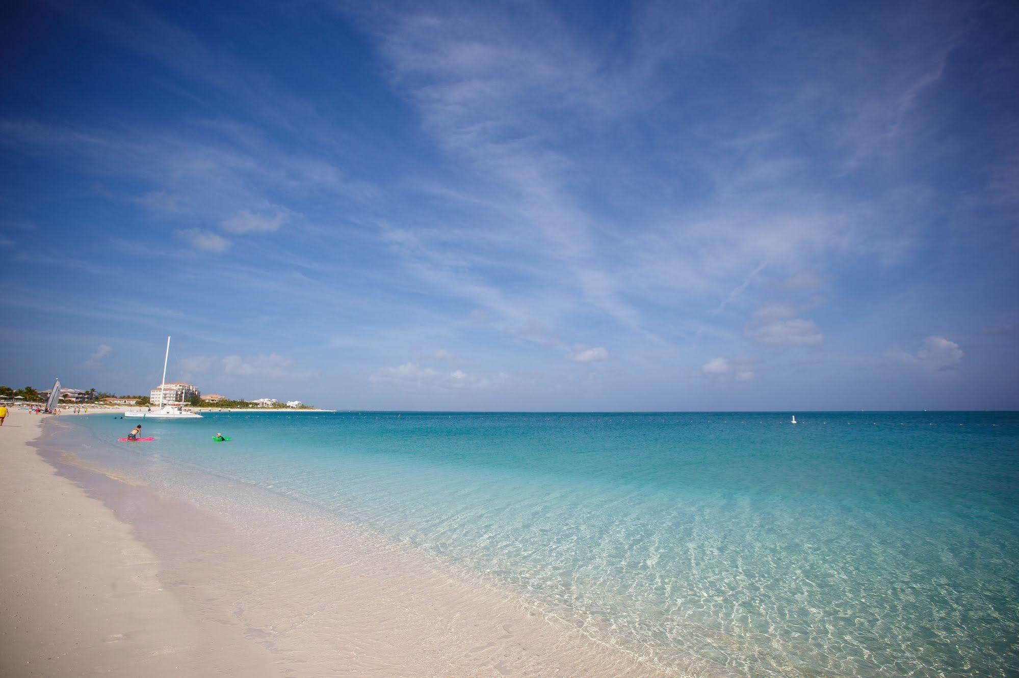Ocean Club West Resort เกรซเบย์ ภายนอก รูปภาพ